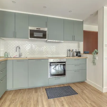 Branded New 4 Bdrs Flat - Huge Terrace - Prime Loc アパート *