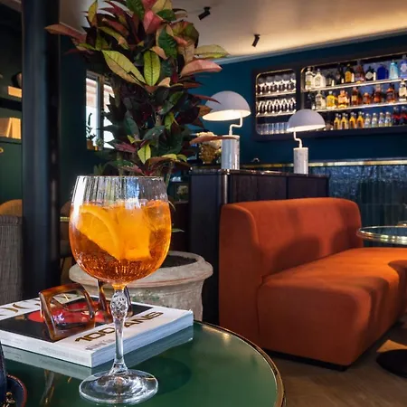 Hotel Toujours &