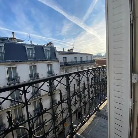Tour Eiffel Volontaire * 파리
