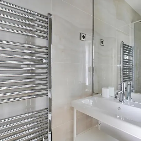 Pick A Flat's In Montmartre - Rue Lepic Appartement Parijs