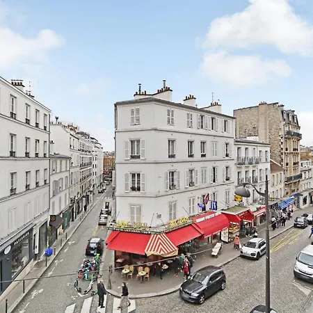 Pick A Flat's In Montmartre - Rue Lepic