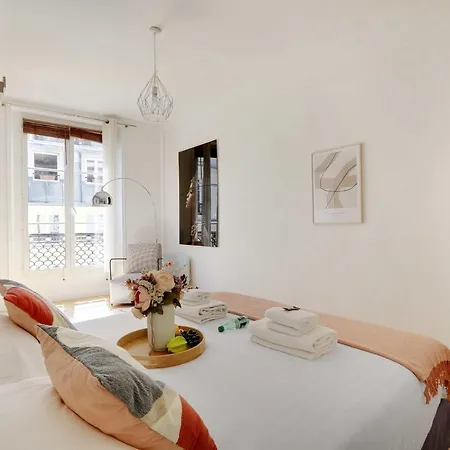 Charming Appart 2p1br Le Marais Republique Apartmán *