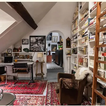 A Writer's Flat * Parijs
