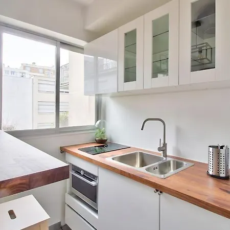 Modern 1br Flat Near Sacre-coeur And Gare Du Nord Apartmán *