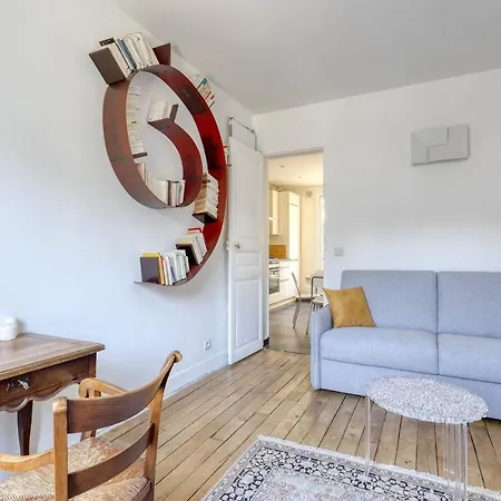 Ideal 1 Bd Flat With Balcony - 05 Apartment