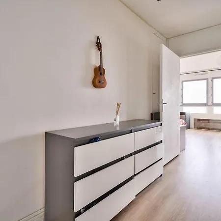 Modern Studio - 13th *