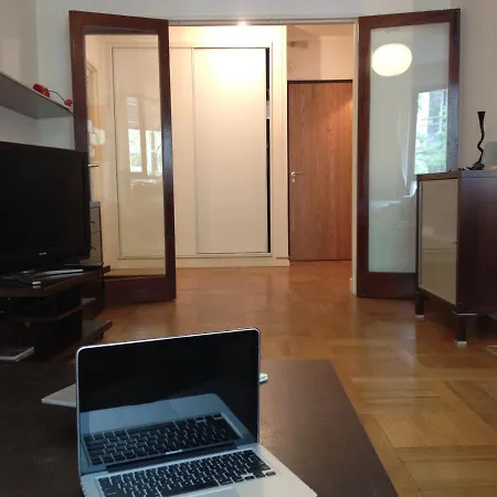 Apartment The Atrium Minutes Walk Victor Hugo Eiffel Tower Arc Du Triumph Et Champs Elysee Luxury 62 Renovated Videosurveillance Master Bedroom Living Area Dinning Bathroom Separated Toilet Spacious Sleeps Six Design Functional Furniture Equipment Paris