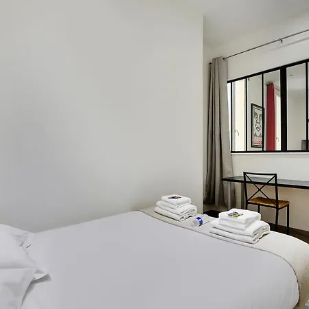 Modern - 2br-6p - Arts Et Metiers Paris