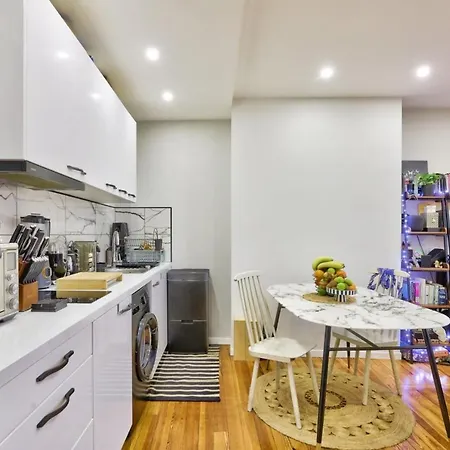 Cozy For 2 - 18e Apartment *