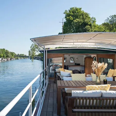 Botel Escale Sur Seine 5*