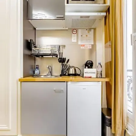 Апартаменты Premium 2 Minutes Walk From Champs-elysees *