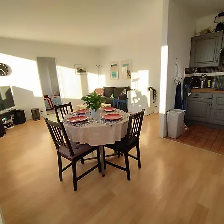Charming 50m² Flat In Montparnasse, Quiet & Bright *