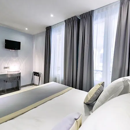 Hotel Jardins De Montmartre 3*