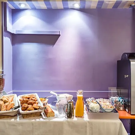 Hotel Jardins De Montmartre 3*