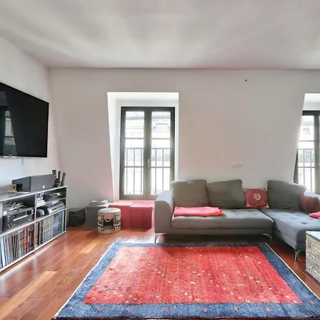 Spacious In The Heart Of The Batignolles District Appartamento Parigi