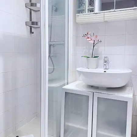 1605b - Apartment Paris