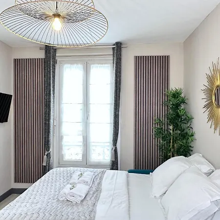Apartment 1605b -