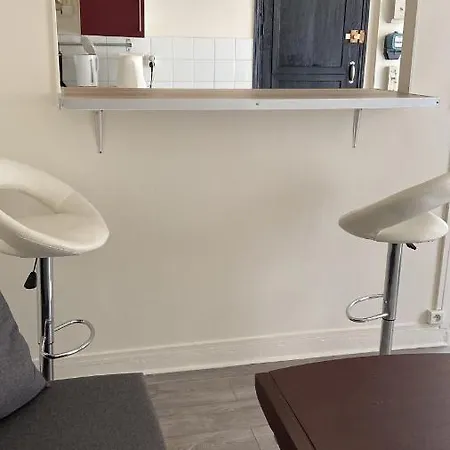Comfy Parisian Studio! Apartment *