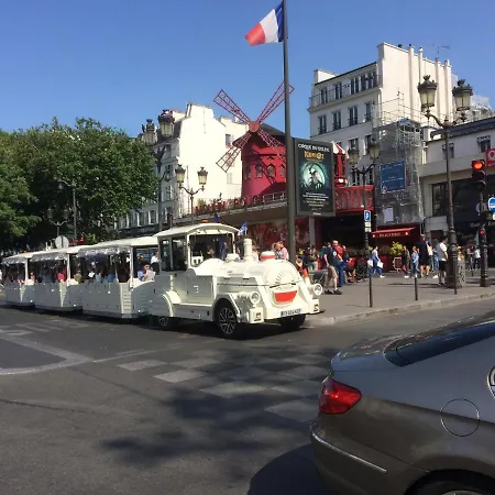 Appartement Pigalle Montmartre De 25 M2 - 2 Minutes De La Station Metro Pigalle - 2 Lits Simples Type Gigogne Pour 2 Personnes - Quartier Hypertouristique - Cabaret Moulin Rouge A 200 M, Cafe Aux Noctambules ,cabaret Chez Michou-restaurants-saunas