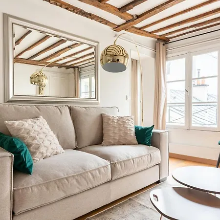 Typical Flat In The Old Parijs
