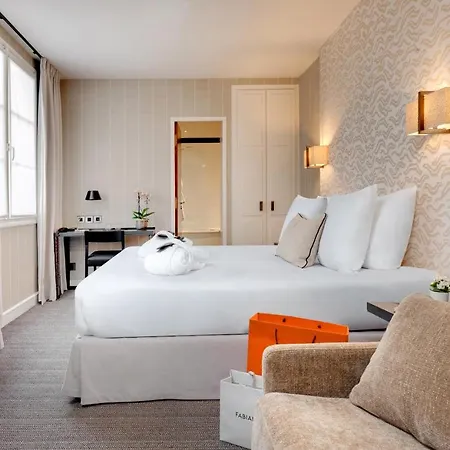 Le Senat Hotell 4*