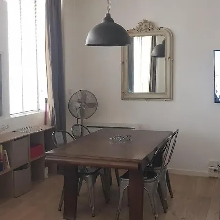 Charming Loft - Tour Eiffel/ Rue Cler 3* París