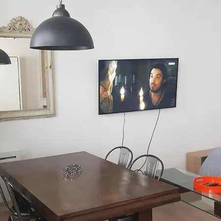 Apartahotel Charming Loft - Tour Eiffel/ Rue Cler 3*