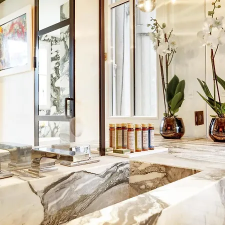 Magnificent Luxury Penthouse In A Prestigious Neighborhood Of With A Eiffel Tower View From Balcony Short Walk To Palais Galliera And Avenue Montaigne Fashion Stores Apartment *