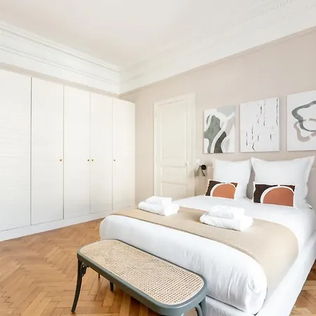 Luxurious Flat Rue De La Pompe Apartment Paris