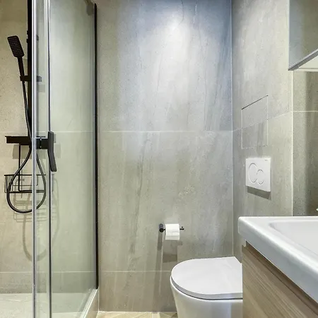 Apartment New And Designed Well Equipped - Heart Of 2