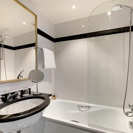Le Senat Hotell 4*