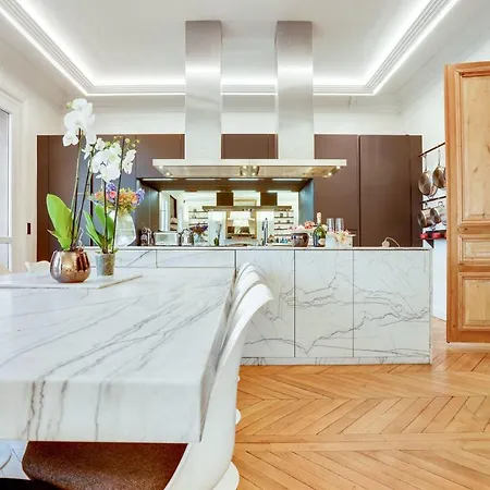 Magnificent Luxury Penthouse In A Prestigious Neighborhood Of With A Eiffel Tower View From Balcony Short Walk To Palais Galliera And Avenue Montaigne Fashion Stores *