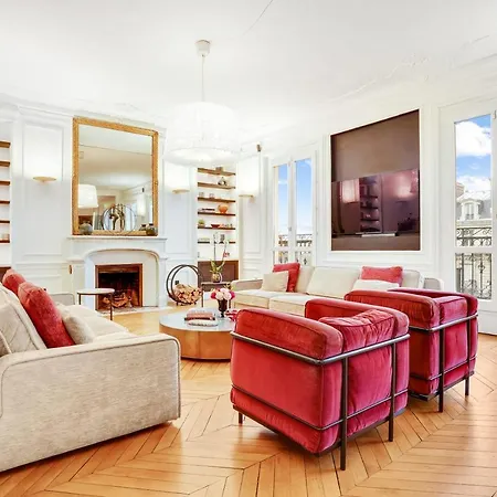 Magnificent Luxury Penthouse In A Prestigious Neighborhood Of With A Eiffel Tower View From Balcony Short Walk To Palais Galliera And Avenue Montaigne Fashion Stores