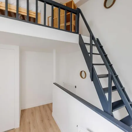 Charming With Mezzanine Paris