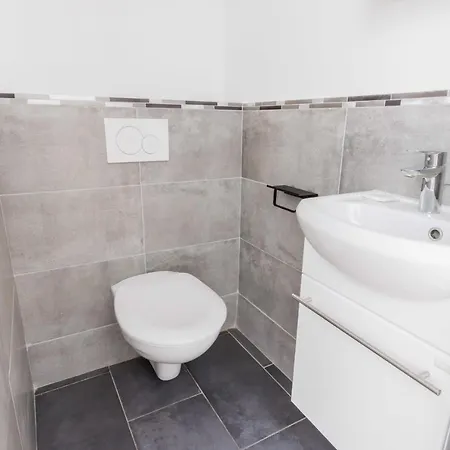 Charming With Mezzanine Appartement