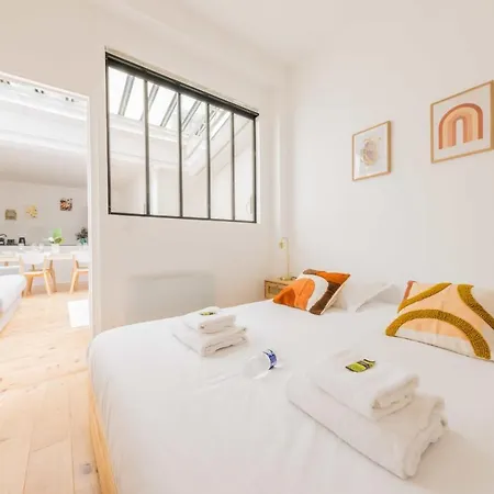 Charming With Mezzanine Appartement