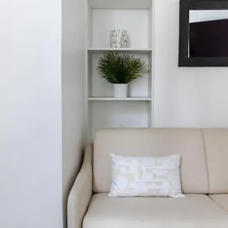 Montbrun/alesia Ii : Cosy Studio 2p アパート *