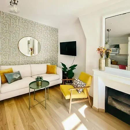 Eiffel Tour Apartment