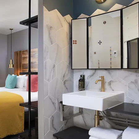 Hotel Maxim Folies 3*