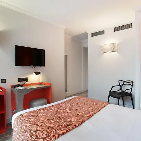 Eiffel Capitol Otel Paris