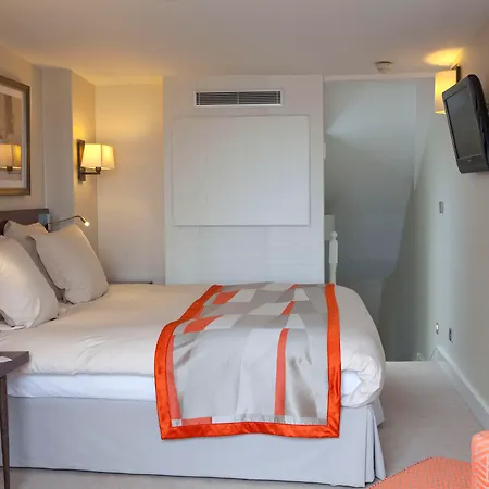 Le Senat Hotell 4*