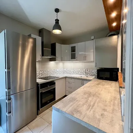Appartamento Spacious & Modern Flat Close To Parc Monceau Parigi
