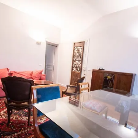 Spacious 50 M Cocoon In The Heart Of 17th * パリ