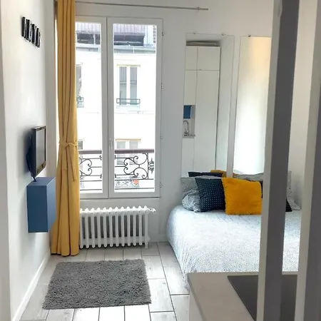 Tiny Studio - 12 M2 - Quartier Saint-ambroise - 5eme Etage Sans Ascenseur * Paris