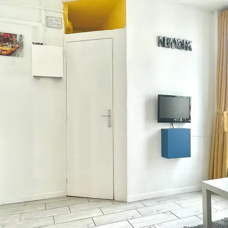 Tiny Studio - 12 M2 - Quartier Saint-ambroise - 5eme Etage Sans Ascenseur Appartement Paris