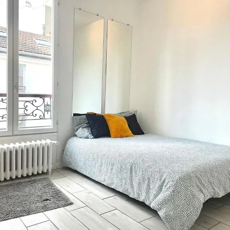 Tiny Studio - 12 M2 - Quartier Saint-ambroise - 5eme Etage Sans Ascenseur Appartement *