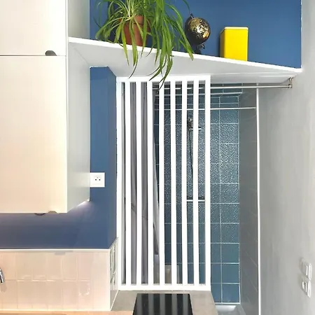 Tiny Studio - 12 M2 - Quartier Saint-ambroise - 5eme Etage Sans Ascenseur * Paris