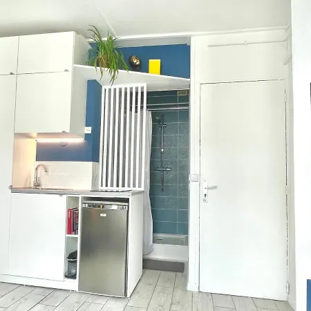 Tiny Studio - 12 M2 - Quartier Saint-ambroise - 5eme Etage Sans Ascenseur * Paris