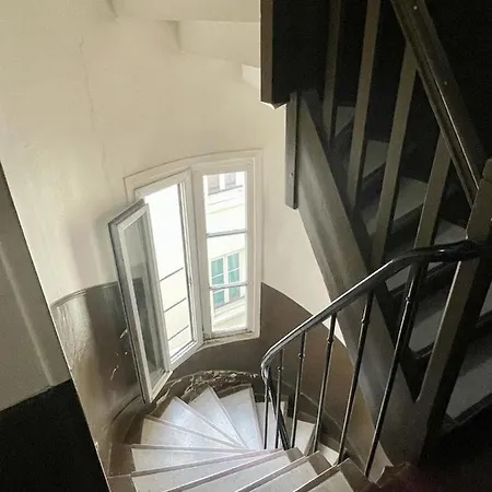 Tiny Studio - 12 M2 - Quartier Saint-ambroise - 5eme Etage Sans Ascenseur Appartement Paris