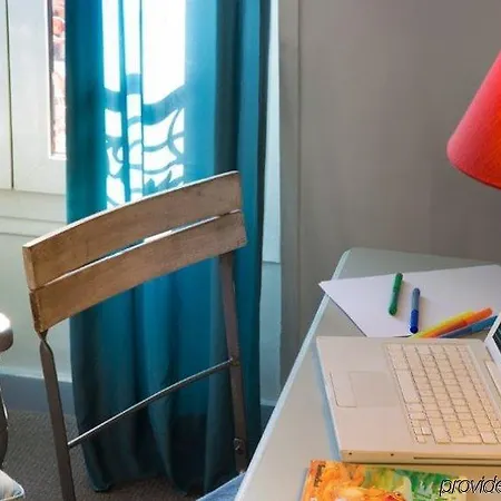 De La Paix Hotel 3*